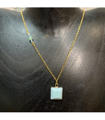 Collier en acier inoxydable doré et son pendentif carré en Amazonite