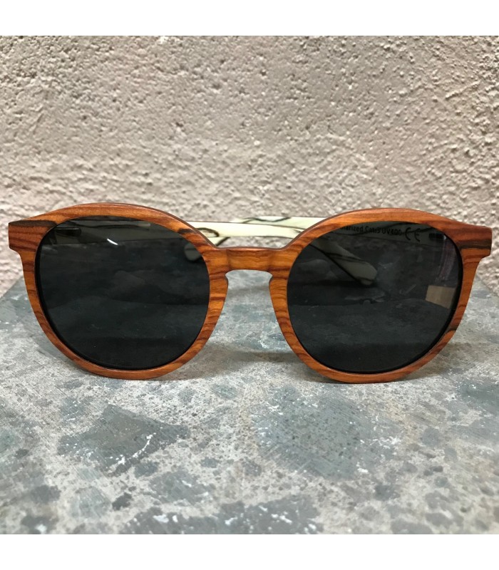 Lunette en bois polarisée et son coffret