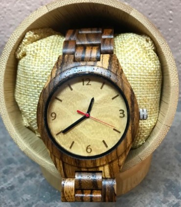 Montre en bois de zebra et d'olivier, bracelet bois, horlogerie japonaise